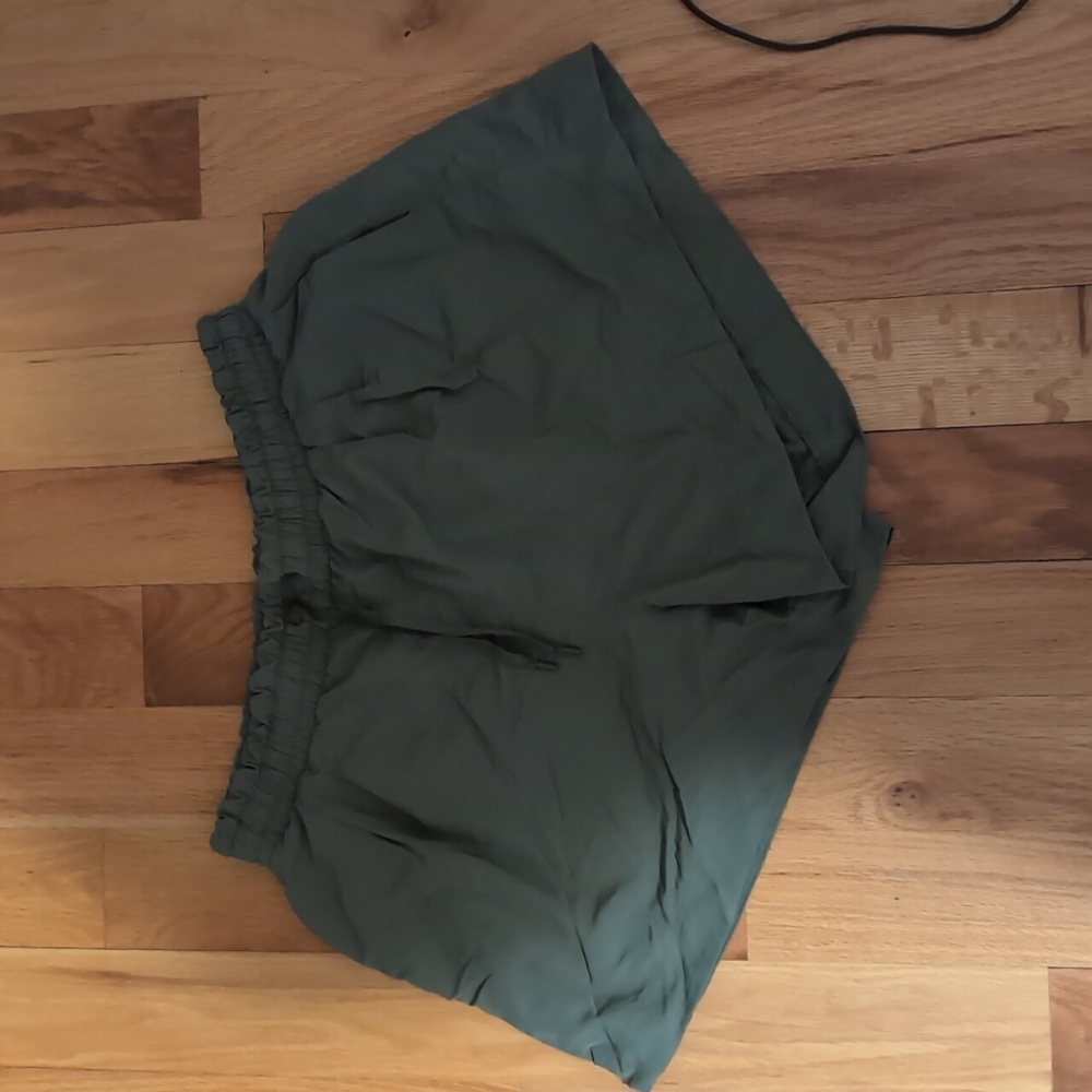 4 for $20🏷️ All In Motion High Rise Shorts